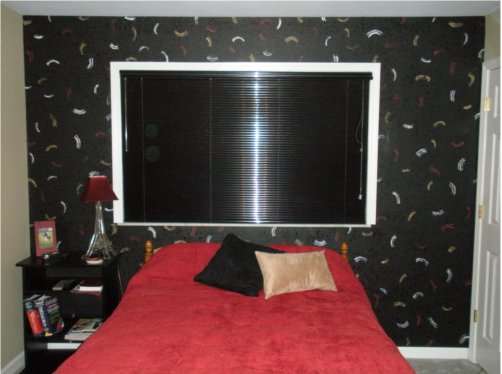 Black
                      is used here as the background for an accent wall
                      faux finish.