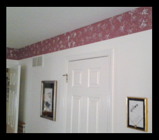 This shows a faux finish used as a border
                          around a room.